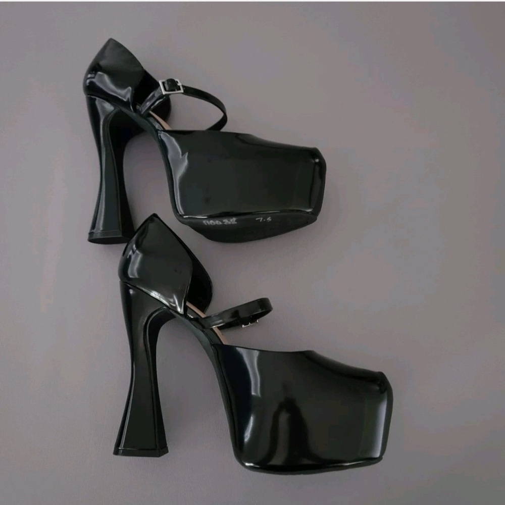 Gianni Bini Quincy Mary Jane Black Platform Pumps - Picture 3 of 9